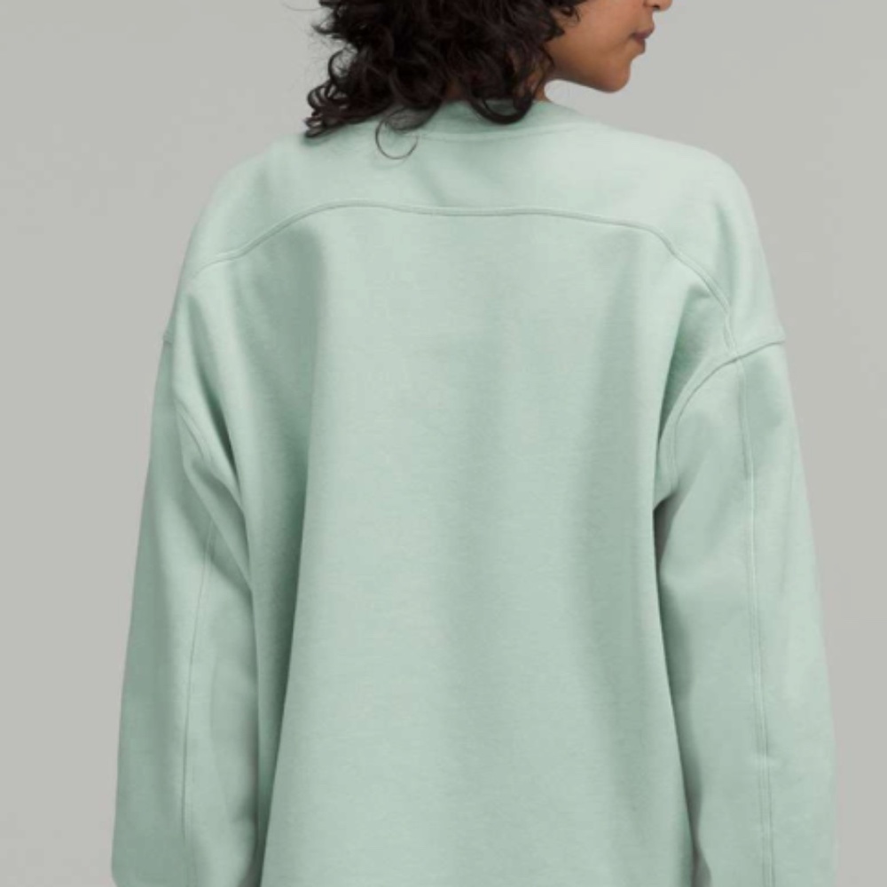 Lululemon Perfectly Oversized Crew Silver Blue?? Size 8